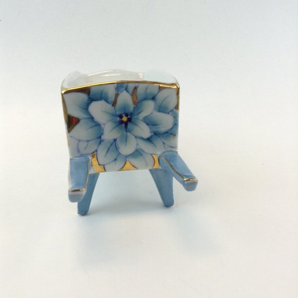 Vintage Shofu China Wheelbarrow Planter Blue/White Flowers w/Gold Made in Japan - Picture 2 of 15